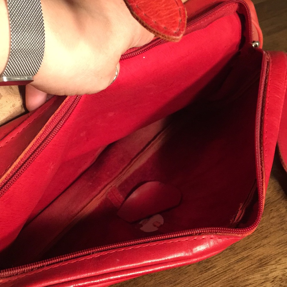 Red Leather Overnight Tooled Leather Bag - Picture 5 of 8